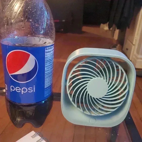 Mini desk fan - Picture 1 of 2